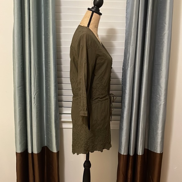 Army green Size Medium shorts romper with lace cutout detail - Picture 4 of 4